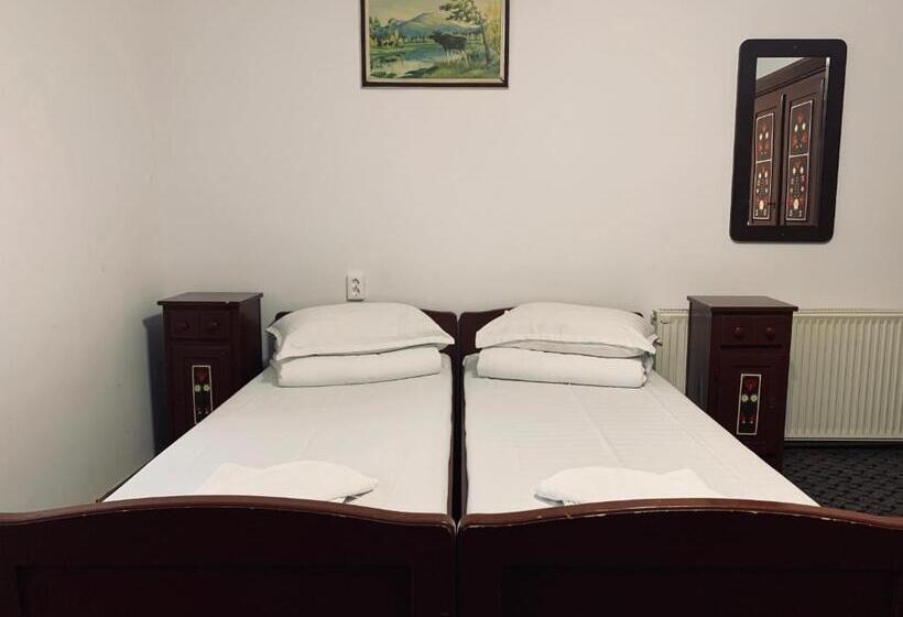 تختخواب و صبحانه Székely Fogadó Hanul Secuiesc