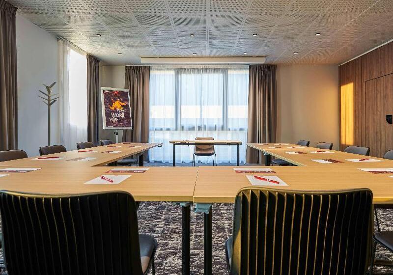 בית מלון כפרי Ibis Montlhery Paris Sud