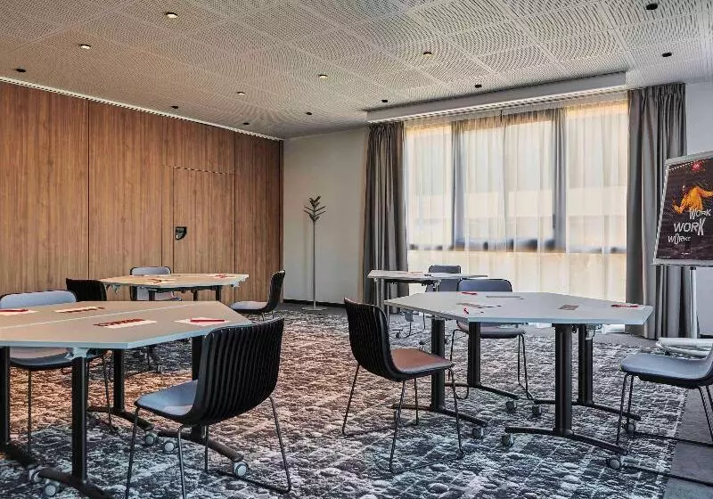 Hotelli Ibis Montlhery Paris Sud