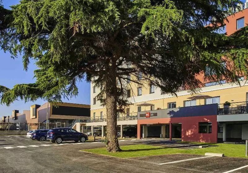 Hotelli Ibis Montlhery Paris Sud