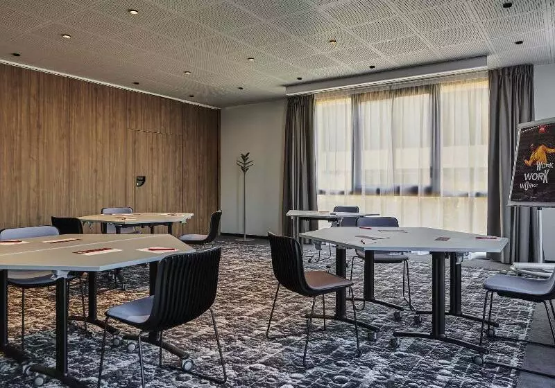 Hotelli Ibis Montlhery Paris Sud