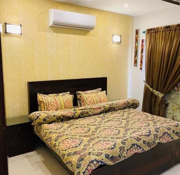 پانسیون Royal Guest House Lahore Cantt