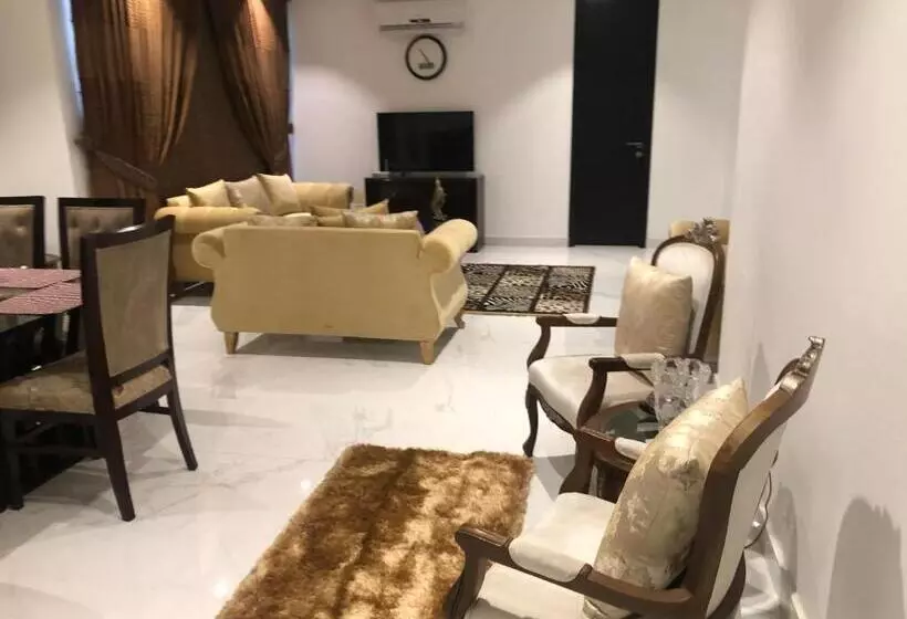 پانسیون Royal Guest House Lahore Cantt