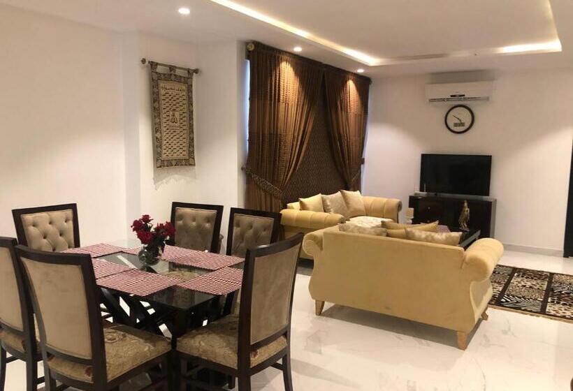 بنسيون Royal Guest House Lahore Cantt