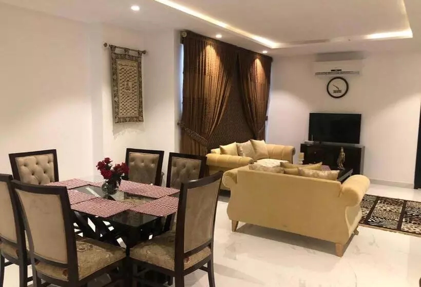 پانسیون Royal Guest House Lahore Cantt