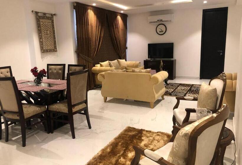 بنسيون Royal Guest House Lahore Cantt
