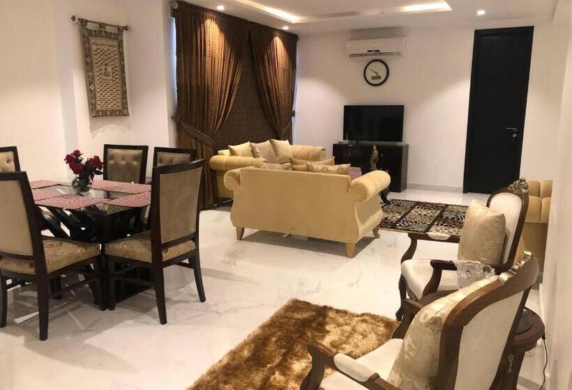 بنسيون Royal Guest House Lahore Cantt