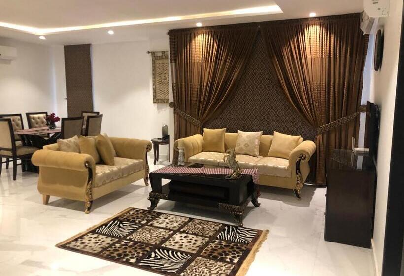 بنسيون Royal Guest House Lahore Cantt