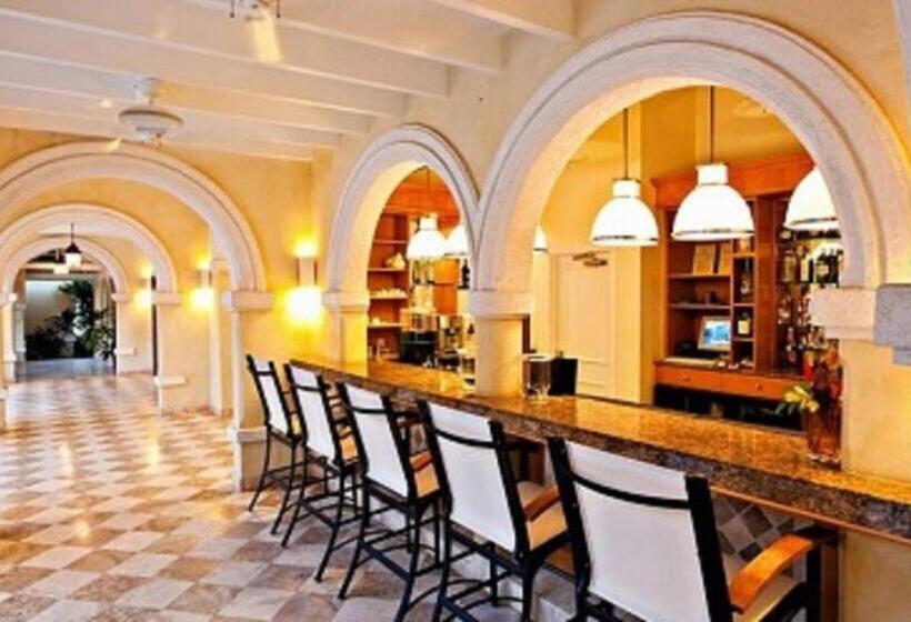 Villa Renaissance Unit 205 Grace Bay Beach