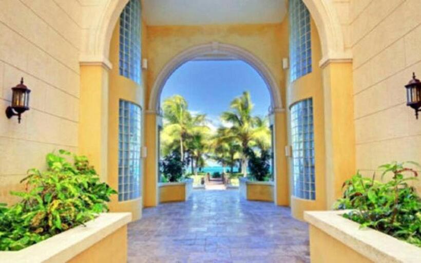 Villa Renaissance Unit 205 Grace Bay Beach