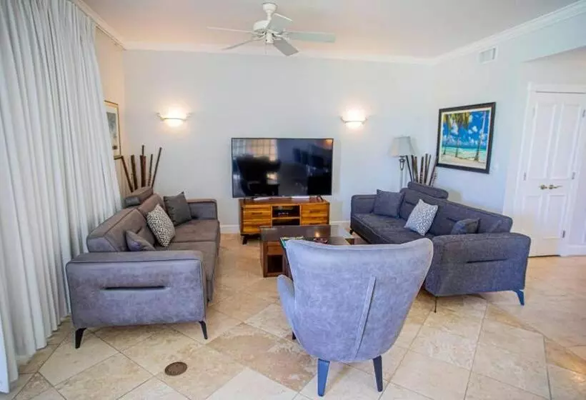 Villa Renaissance Unit 205 Grace Bay Beach