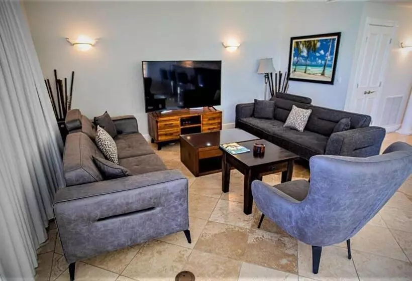 Villa Renaissance Unit 205 Grace Bay Beach