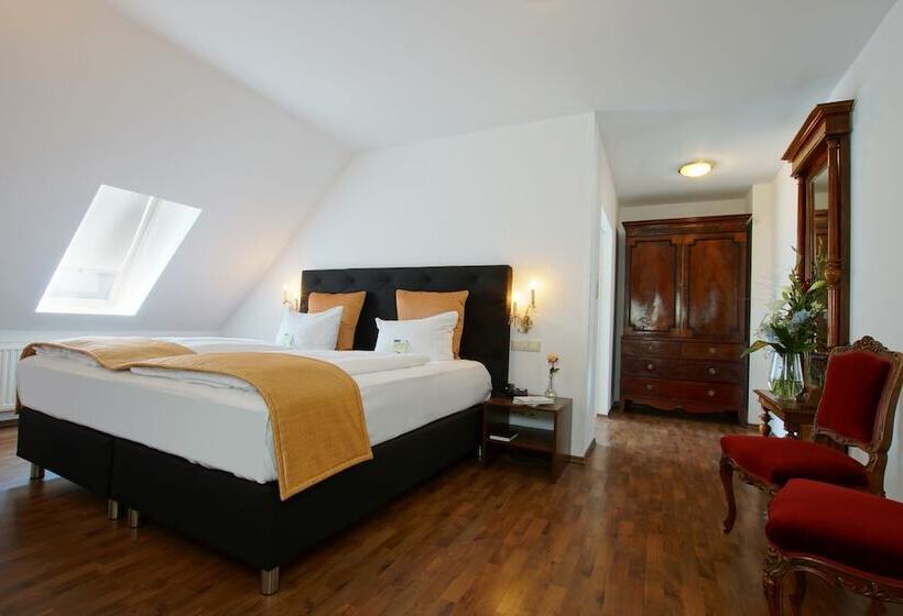 ホテル Am Luisenplatz