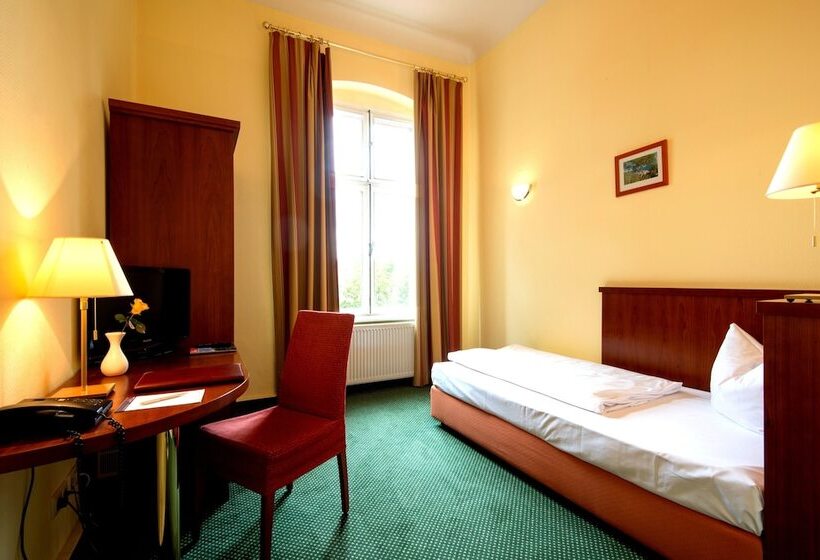 ホテル Am Luisenplatz