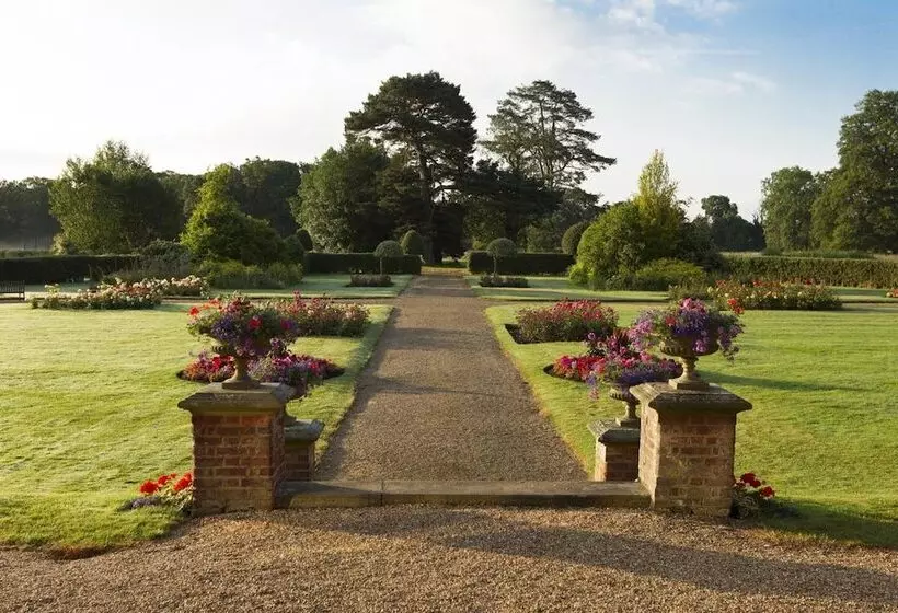 فندق Champneys Tring