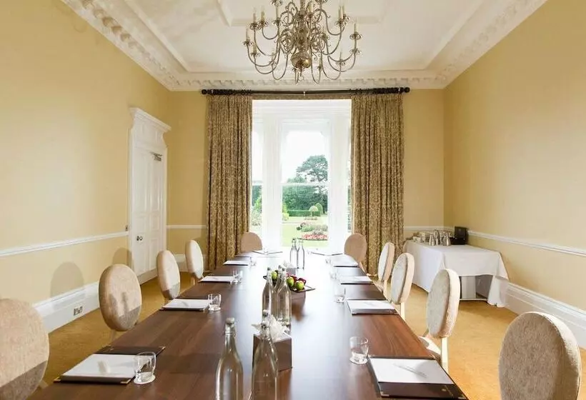 فندق Champneys Tring