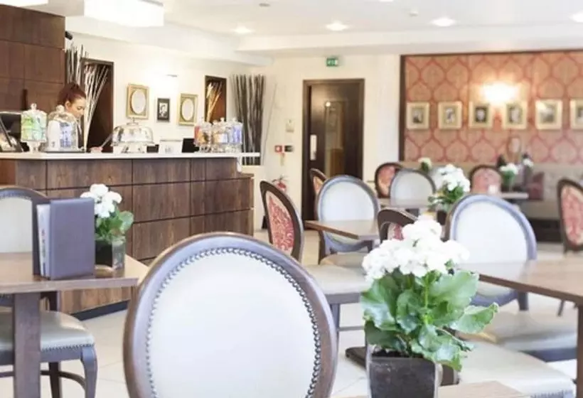 فندق Champneys Tring