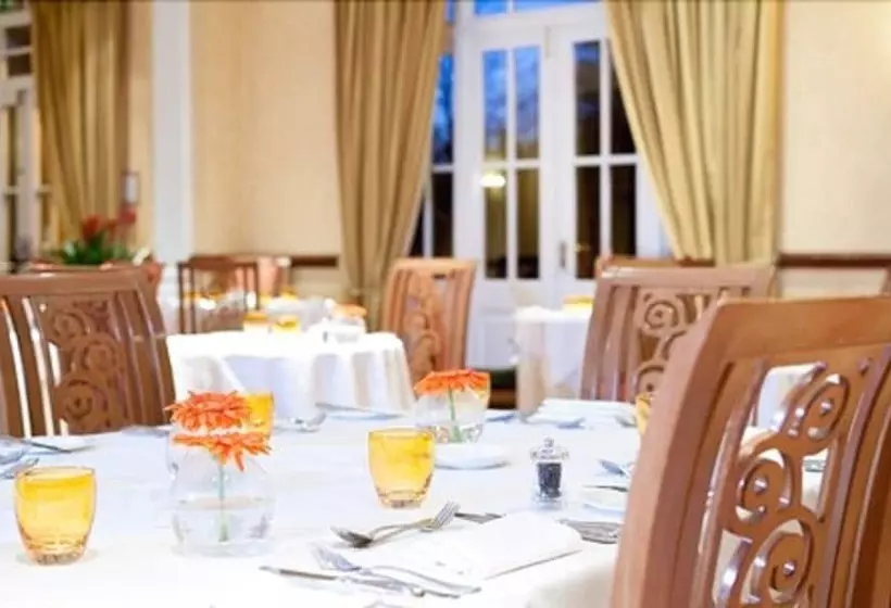 فندق Champneys Tring