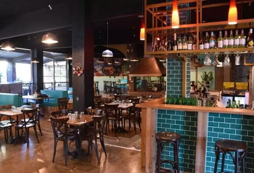 Knox International Hotel And Apartments