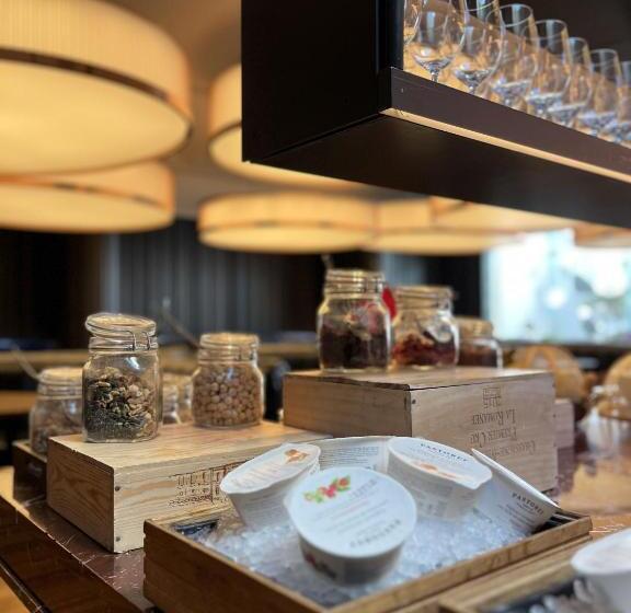 Sir Victor Hotel, Part Of Sircle Collection