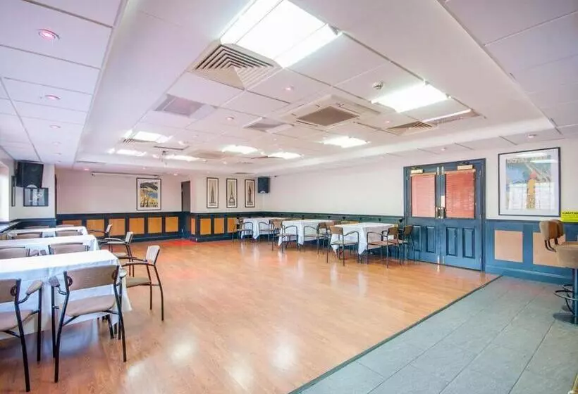 Отель Staindrop Lodge ,sheffield, Trademark Collection By Wyndham