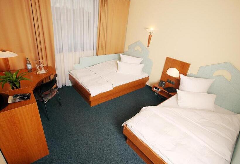 Hotel Transmar Travel