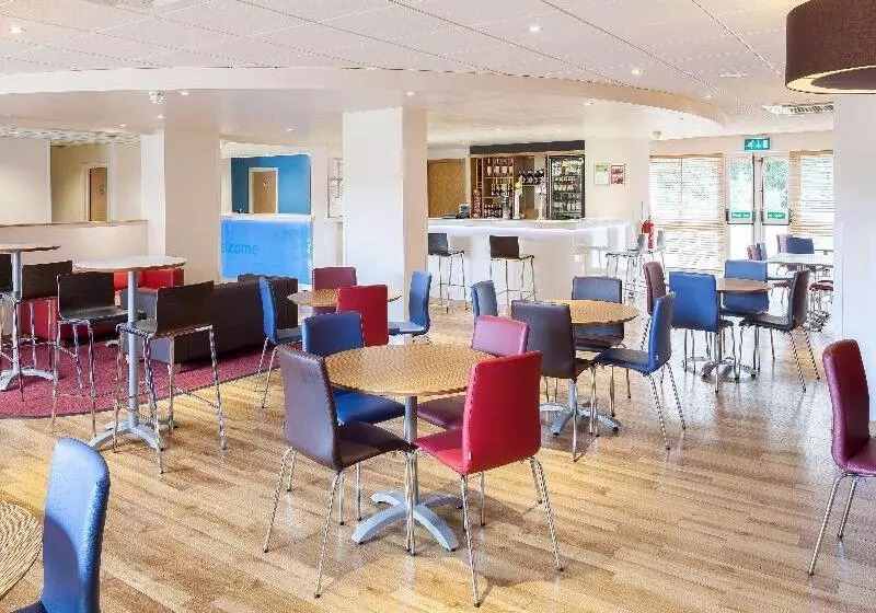 ホテル Travelodge Ashford