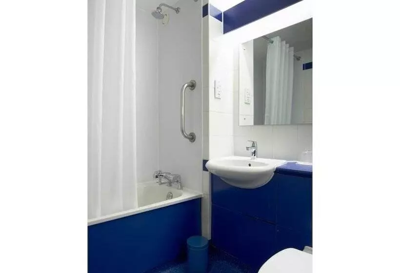 호텔 Travelodge Bristol Central