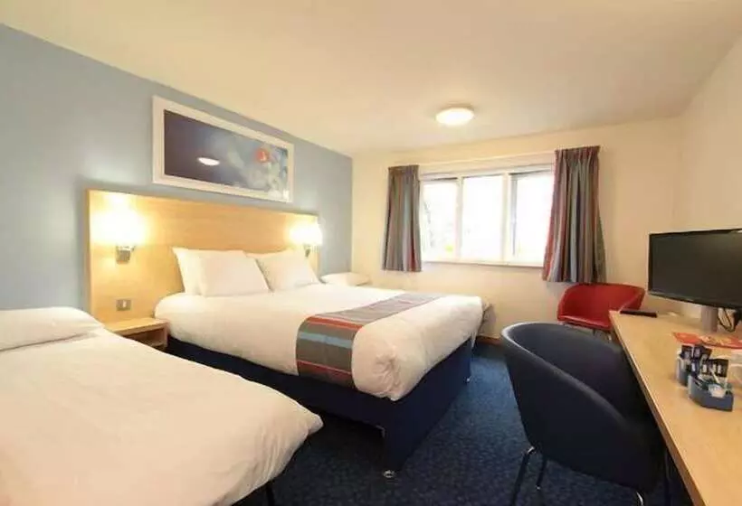 Отель Travelodge Manchester Ancoats