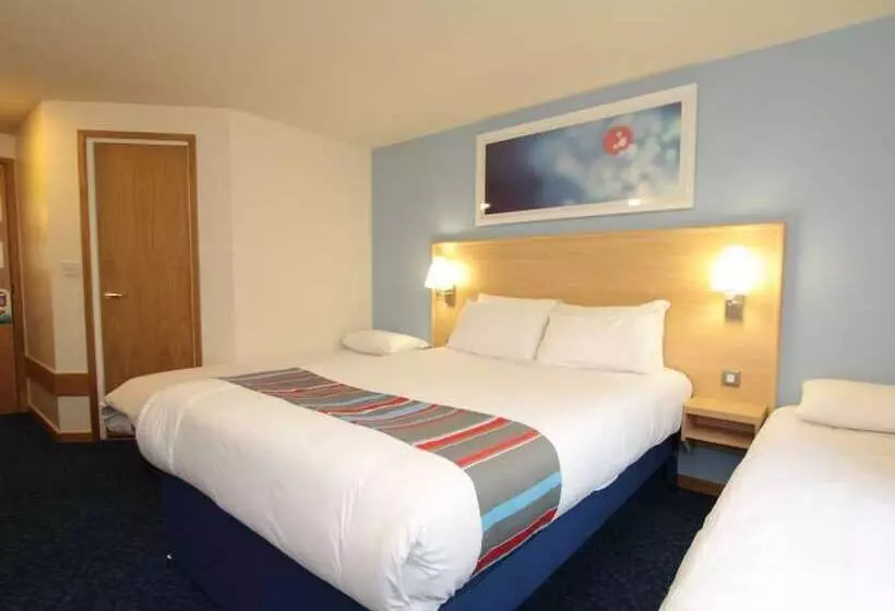 Отель Travelodge Manchester Ancoats