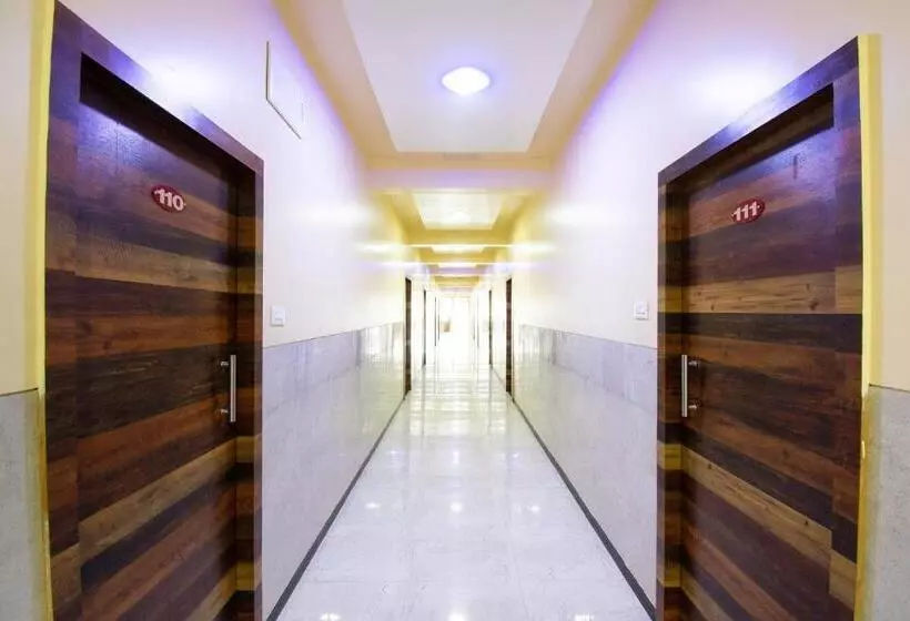 ホテル Oyo 44187  Hari Vitthala Palace