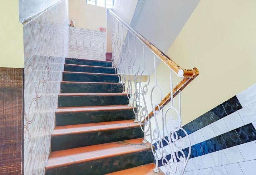 ホテル Spot On 74318  Preet