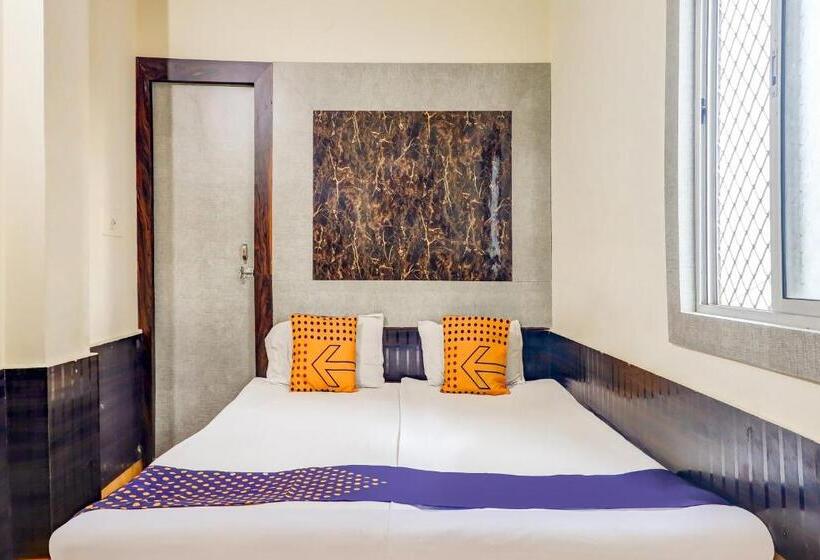 ホテル Spot On 74318  Preet