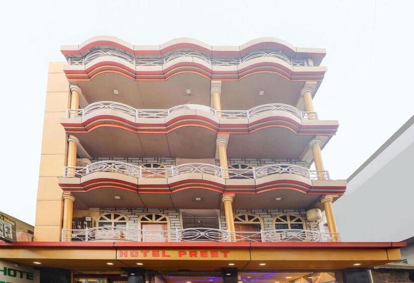 ホテル Spot On 74318  Preet