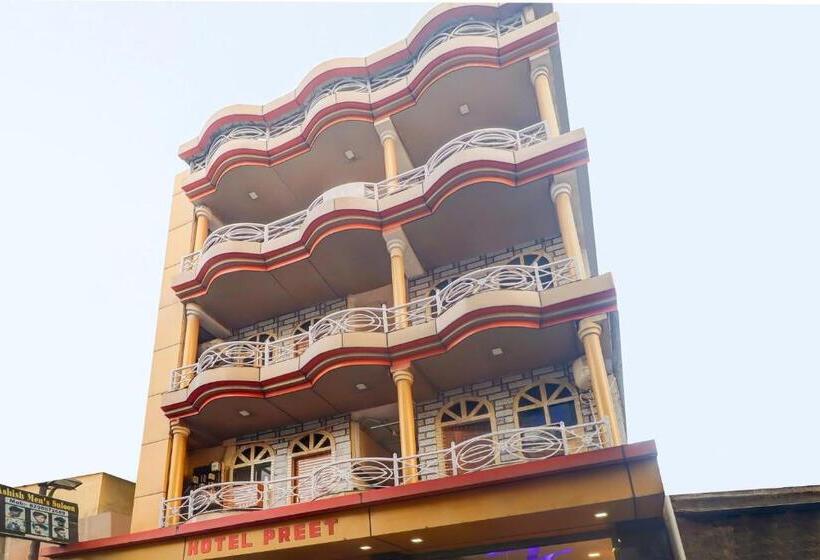 ホテル Spot On 74318  Preet