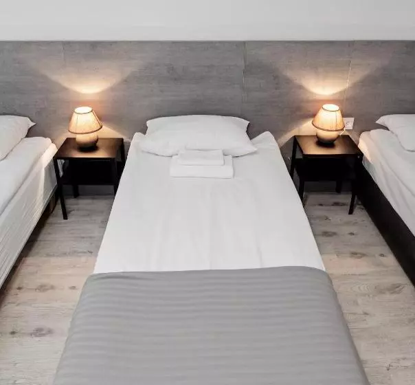 هاستل Happyinn Rooms