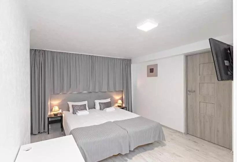 هاستل Happyinn Rooms