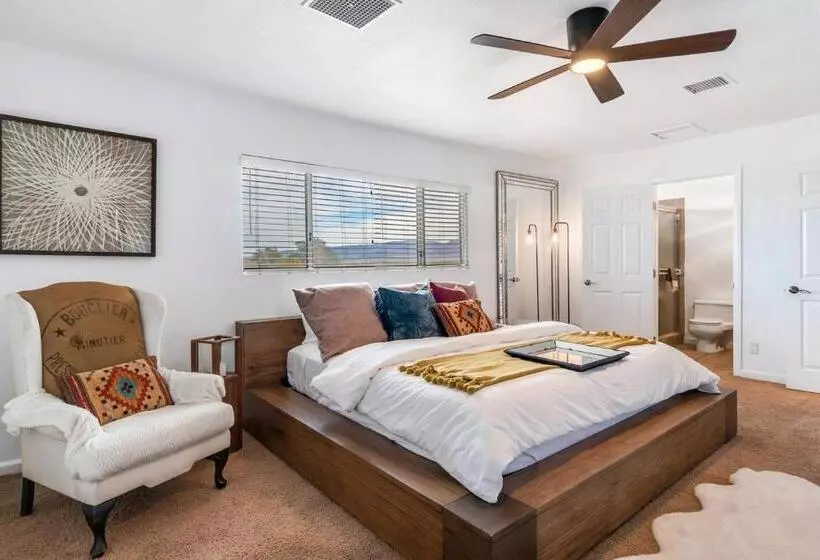 Retkeilymaja The Castle House Estate