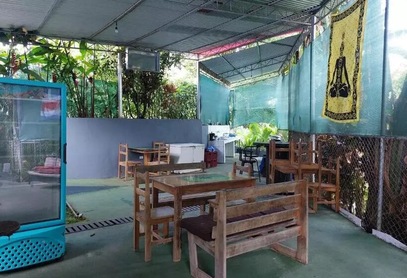 Aamiaismajoitus (B&B) Restaurante Y Cabinas Sudy