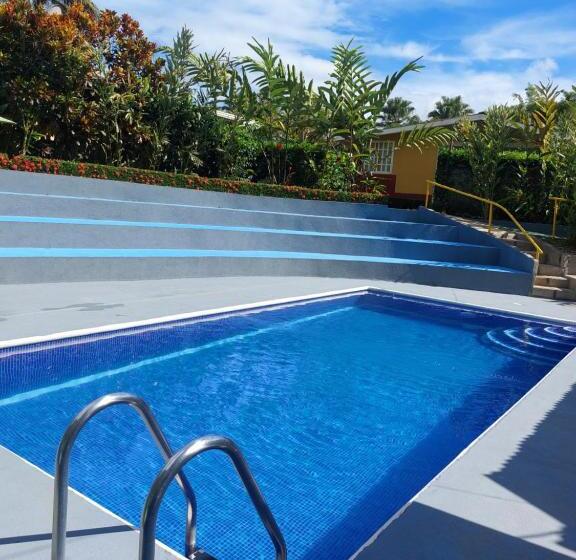 Bed and Breakfast Restaurante Y Cabinas Sudy