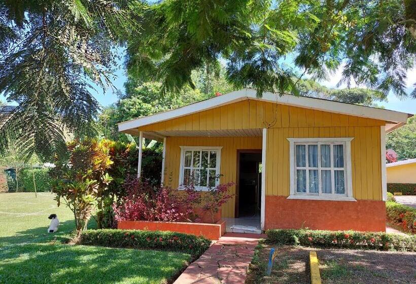 Bed and Breakfast Restaurante Y Cabinas Sudy