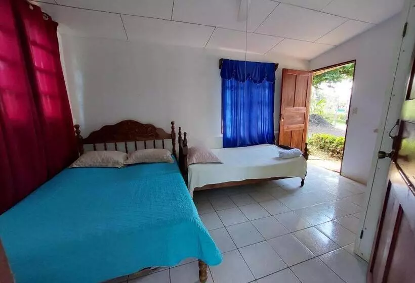 Aamiaismajoitus (B&B) Restaurante Y Cabinas Sudy