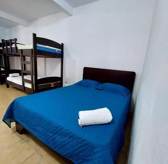 Aamiaismajoitus (B&B) Restaurante Y Cabinas Sudy