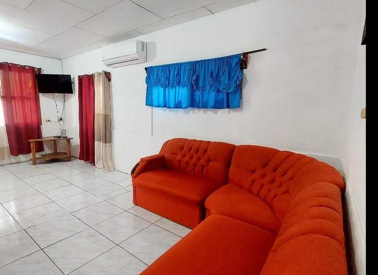 Bed and Breakfast Restaurante Y Cabinas Sudy