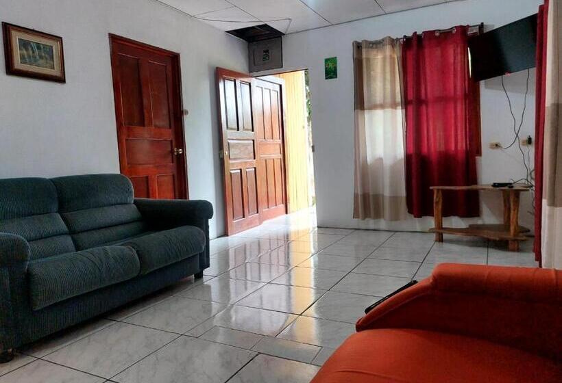 Bed and Breakfast Restaurante Y Cabinas Sudy