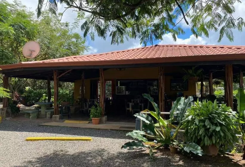 Aamiaismajoitus (B&B) Restaurante Y Cabinas Sudy