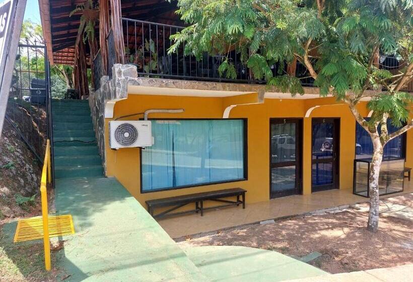 Bed and Breakfast Restaurante Y Cabinas Sudy