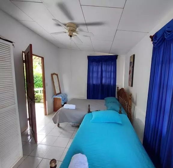 Aamiaismajoitus (B&B) Restaurante Y Cabinas Sudy