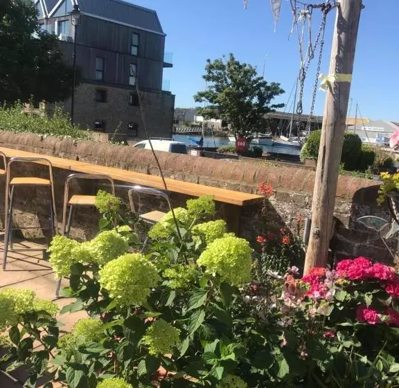 Aamiaismajoitus (B&B) The Steam Packet