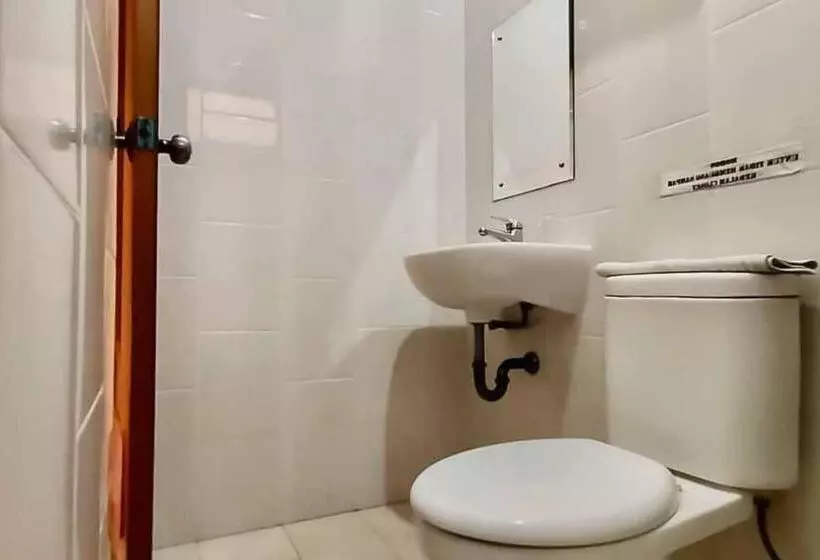 Majatalo Reddoorz Syariah Plus Near Cirebon Super Block Mall 2